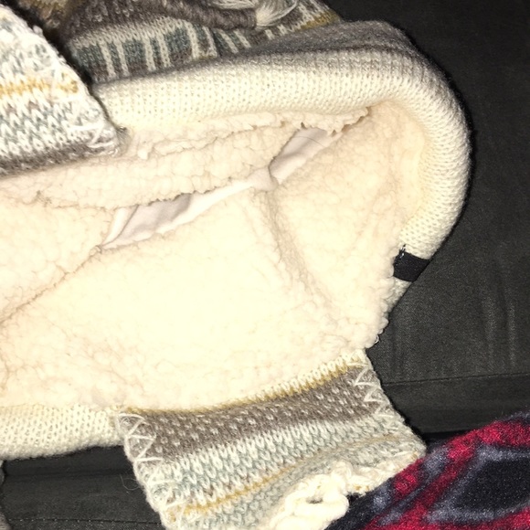 Winter hat - Picture 2 of 2